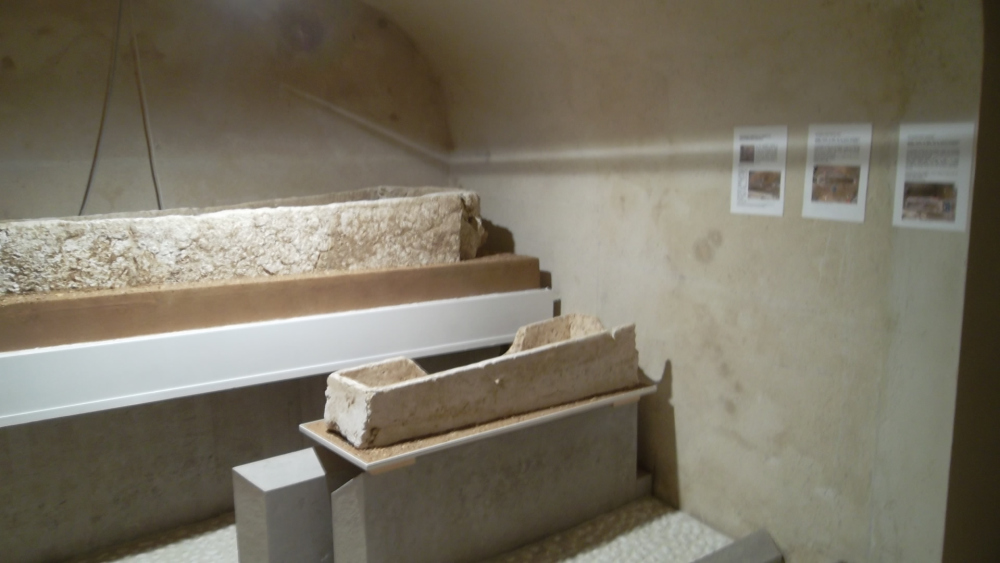 mlj-jewish-tombs-at-hotel-dieu-jun12