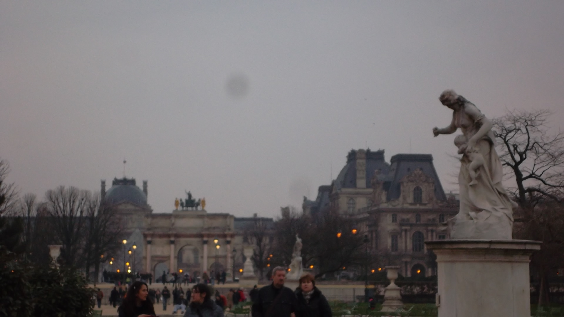 paris-arc-du-carrousel-louvre-mar13