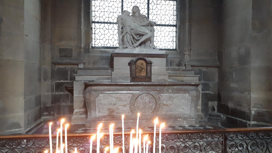 paris-ch-st-merri-fallen-christ-chapel-nov19