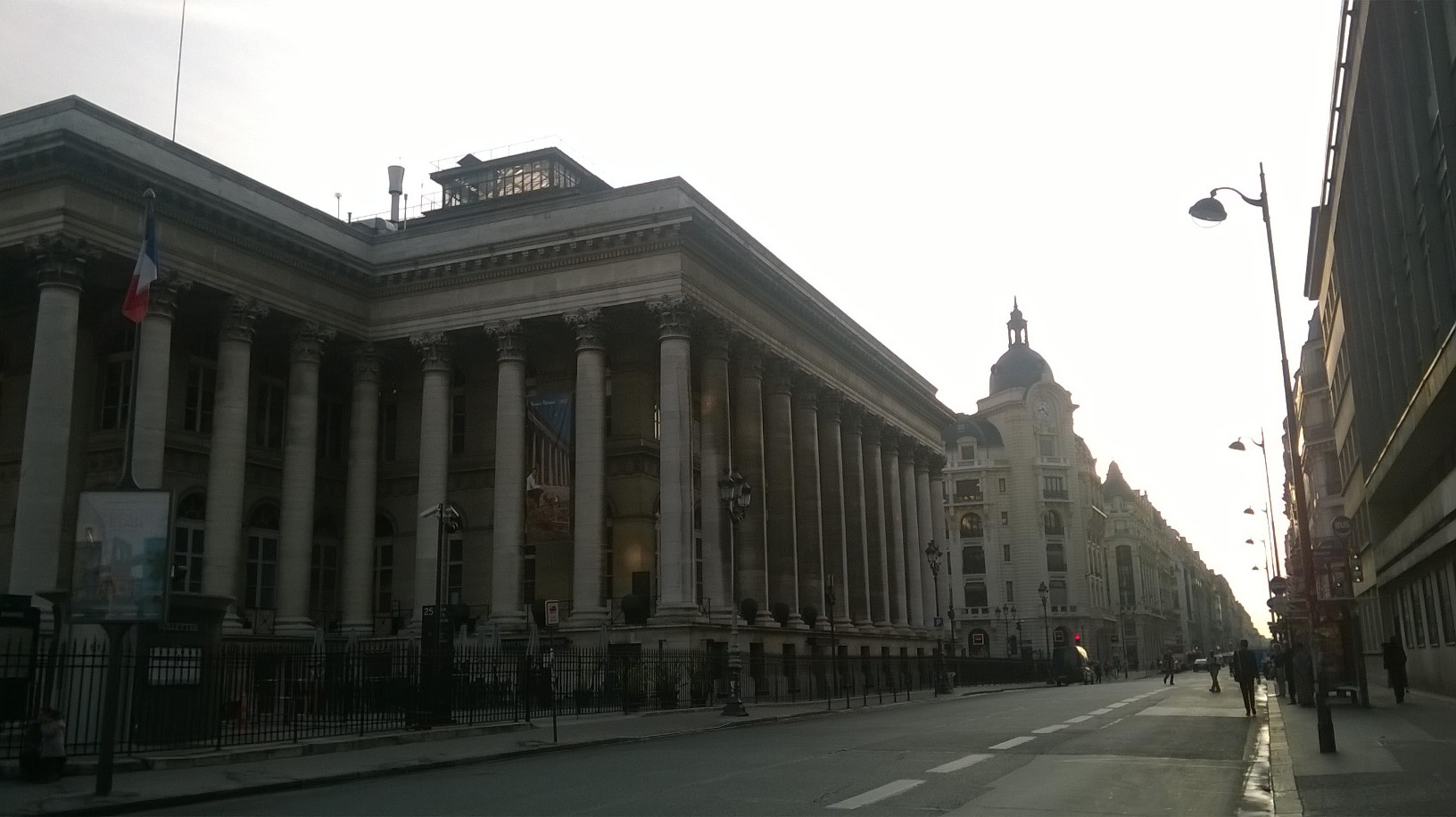 paris-palais-de-brongniart-side-sep16