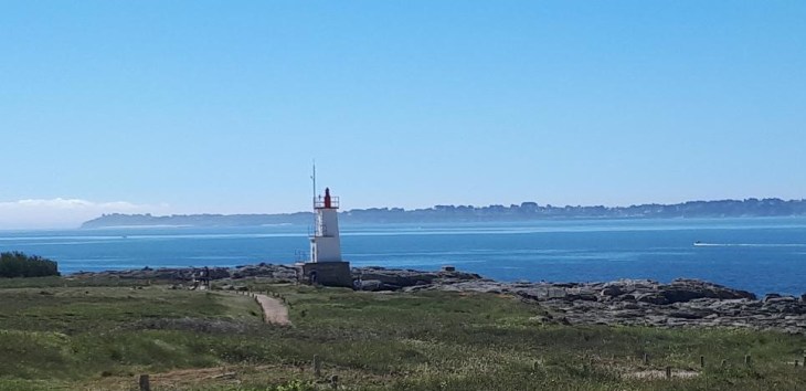 ploemeur-la-plage-de-port-blanc-kerroch-phare-to-belle-ile-en-mer-afar-may19