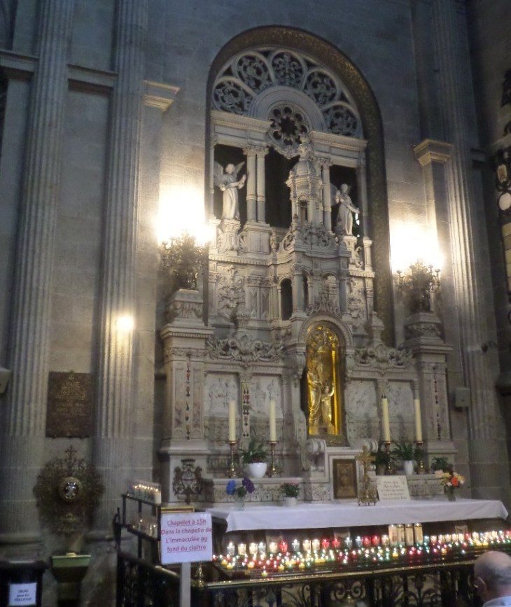 ste-anne-d-auray-basilica-chapel-ste-anne-right-jul17