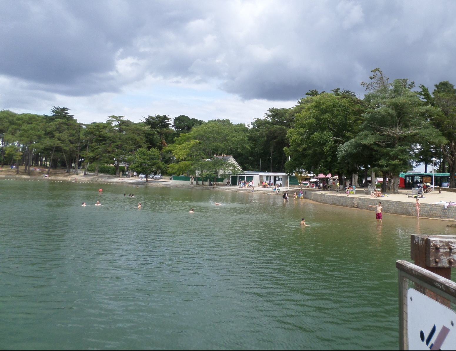 vannes-conleau-promenade-to-piscine