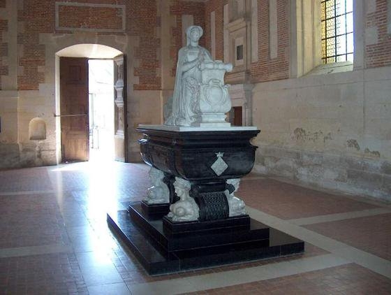 anet-chateau-danet-tomb-of-diane-de-poitiers