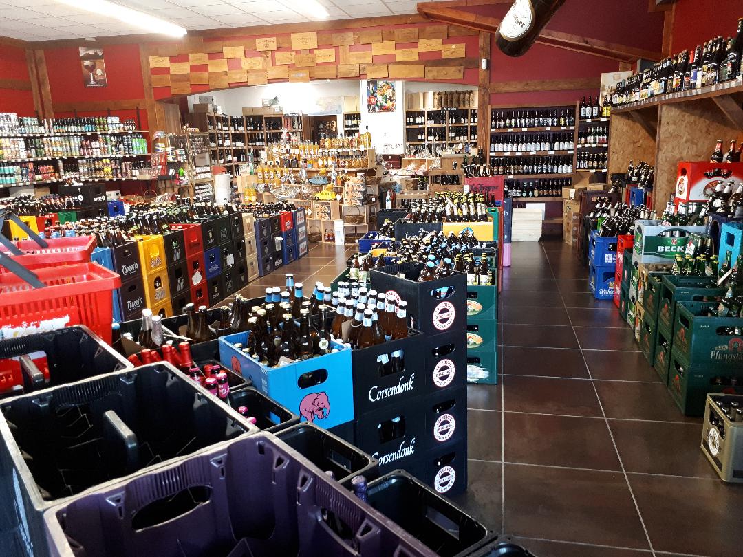 Auray V et B store aug21