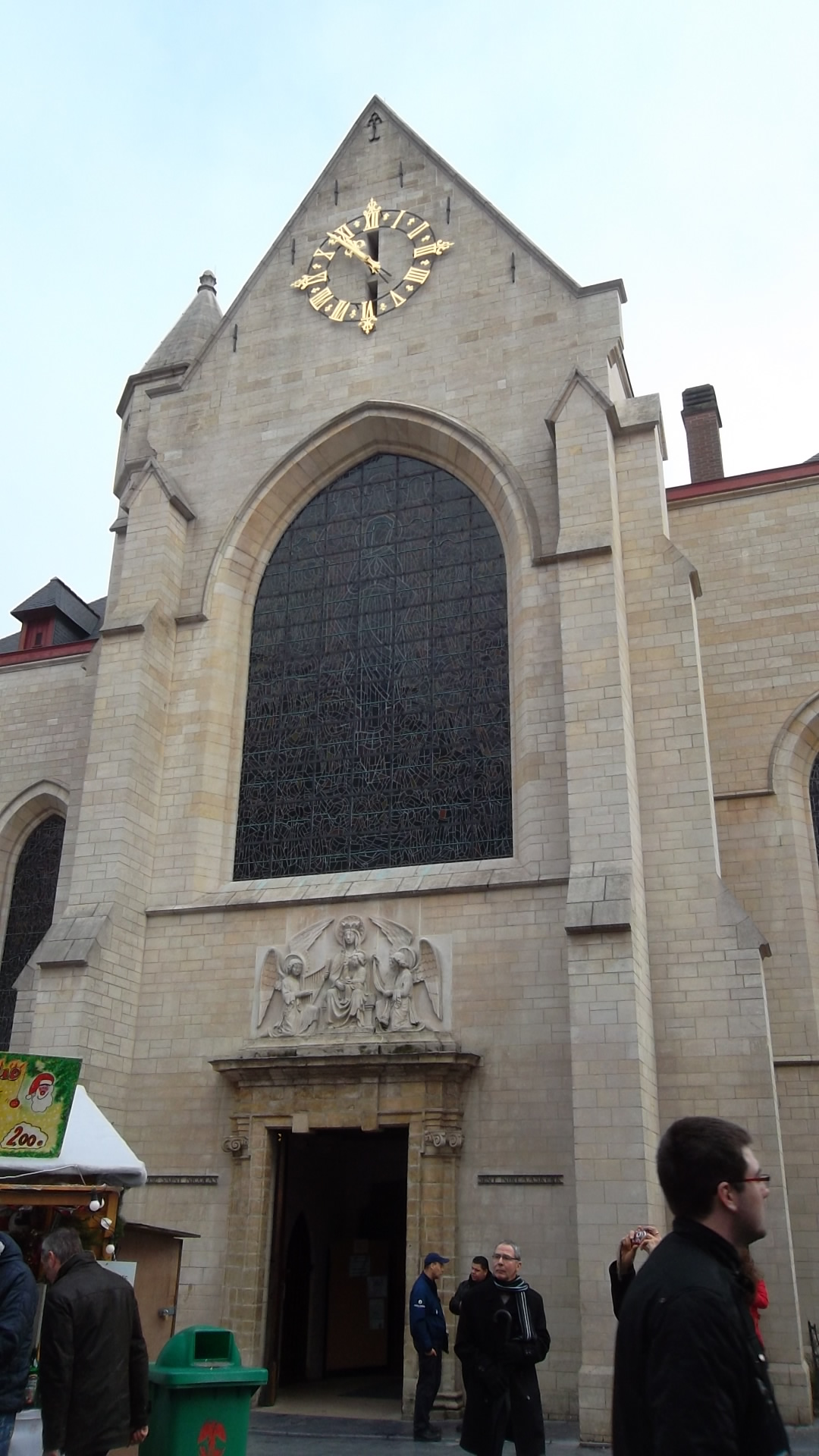 bru-ch-st-nicolas-front-dec12