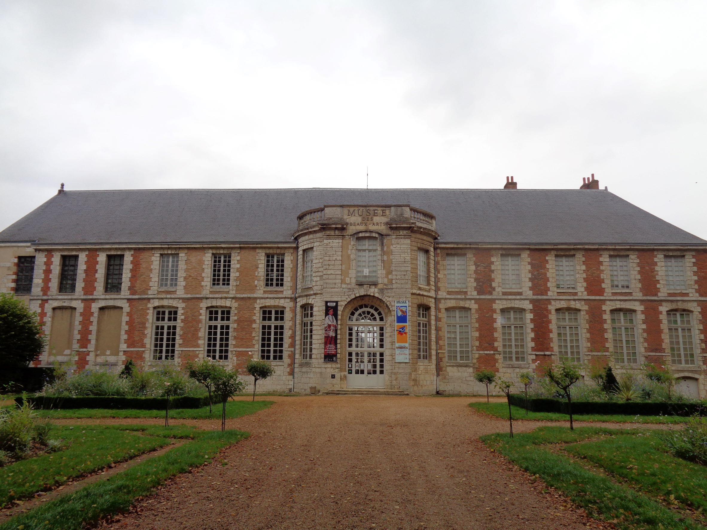 Chartres mus des beaux arts front sep21