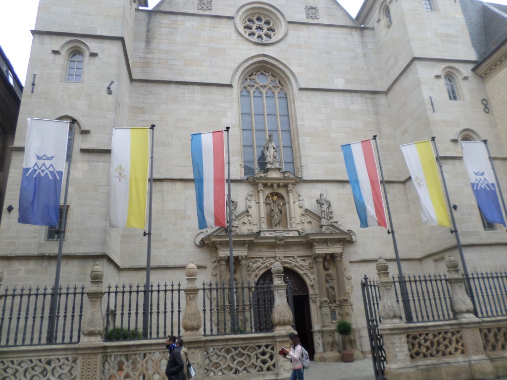 lux-cat-nd-back-ent-aug15