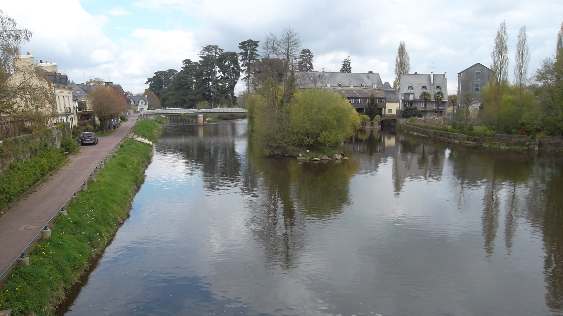 Maletroit oust and canal from bridge pont neuf apr12
