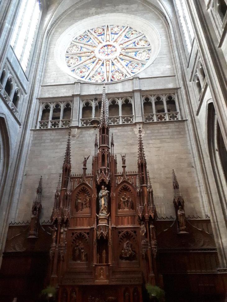 orleans cat ste croix retable chapelle virgin et child and rosary sep21
