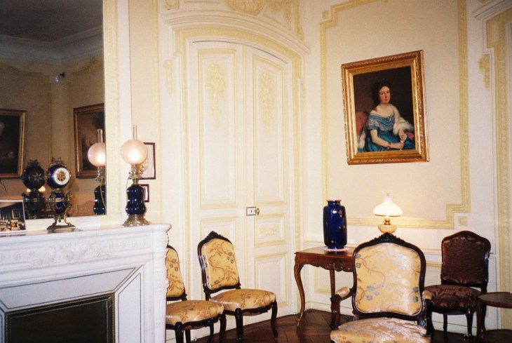 Amiens maison-jules-verne-living-room apr10