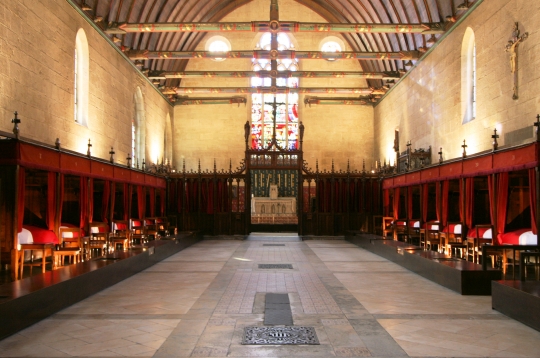 beaune-hospice-de Beaune the-bedroom-of-the-poor
