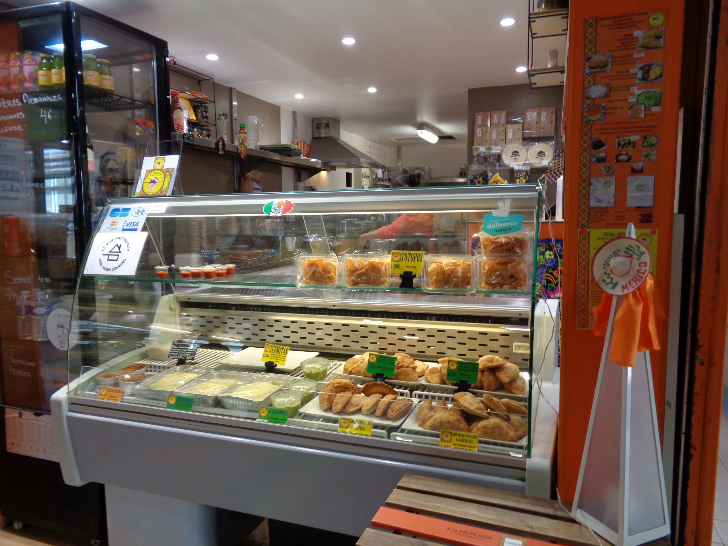 Poitiers marche notre dame a la mexicana empanadas mex lady oct21