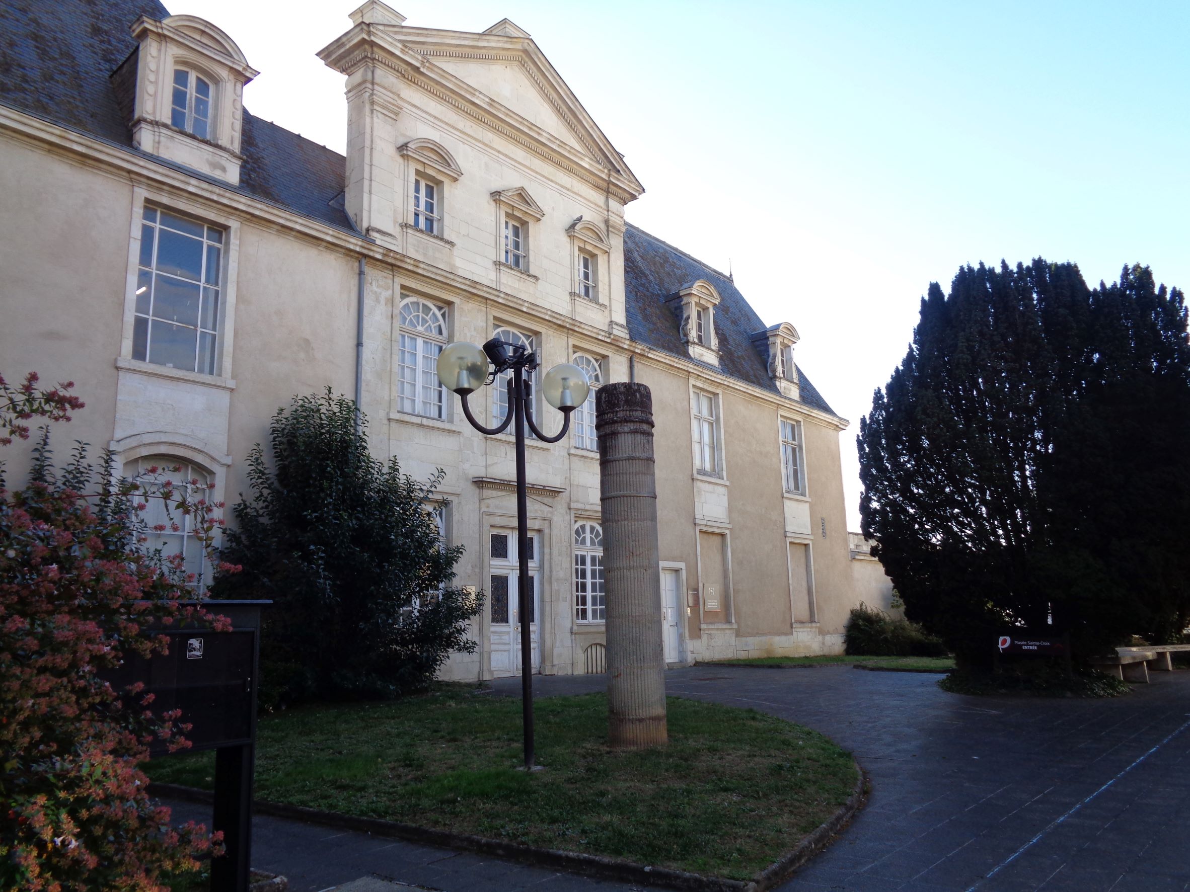 Poitiers mus ste croix side oct21