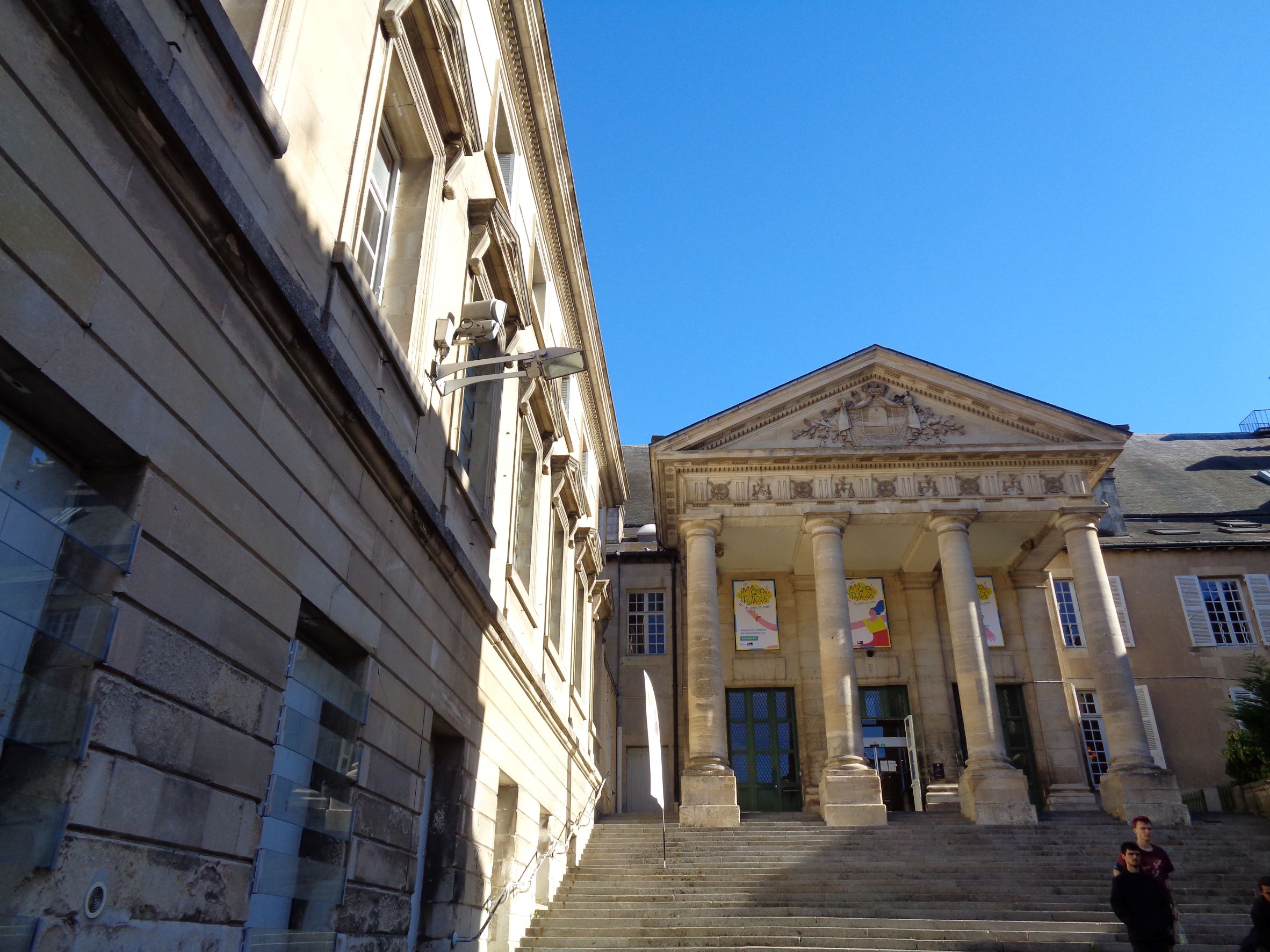 Poitiers palais de ducs aquitaine de justice now oct21