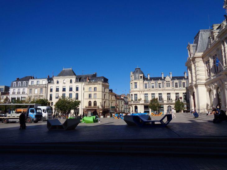 poitiers pl de marechal leclerc old pl d'armes oct21