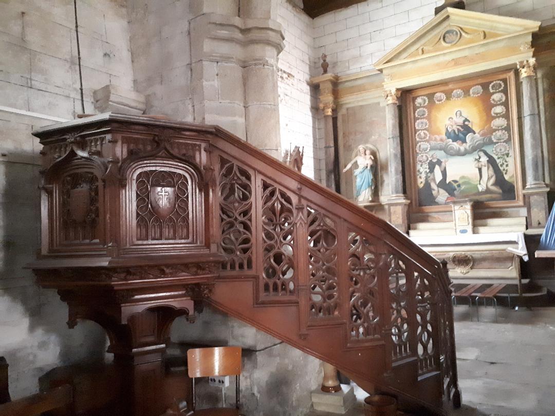 Serent ch st pierre pulpit afar chapel virgin et child oct21