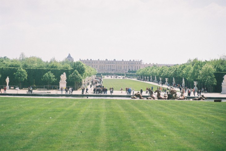 versailles-fr-grand-canal-to-fountain-of-neptune-and-castle