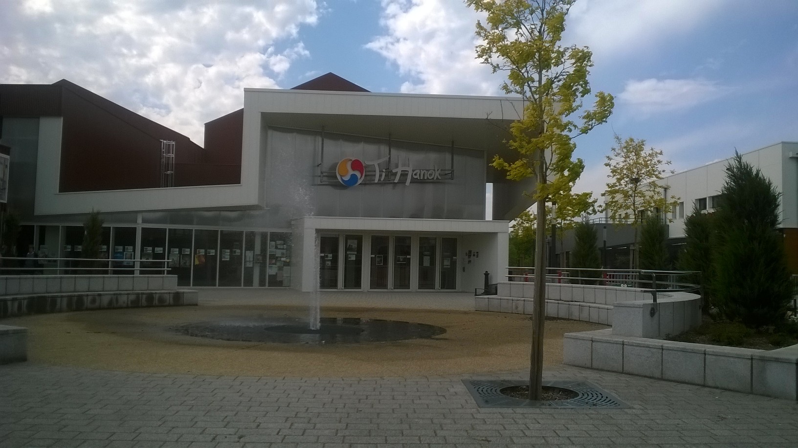 auray-cinema-front-oceane-may17