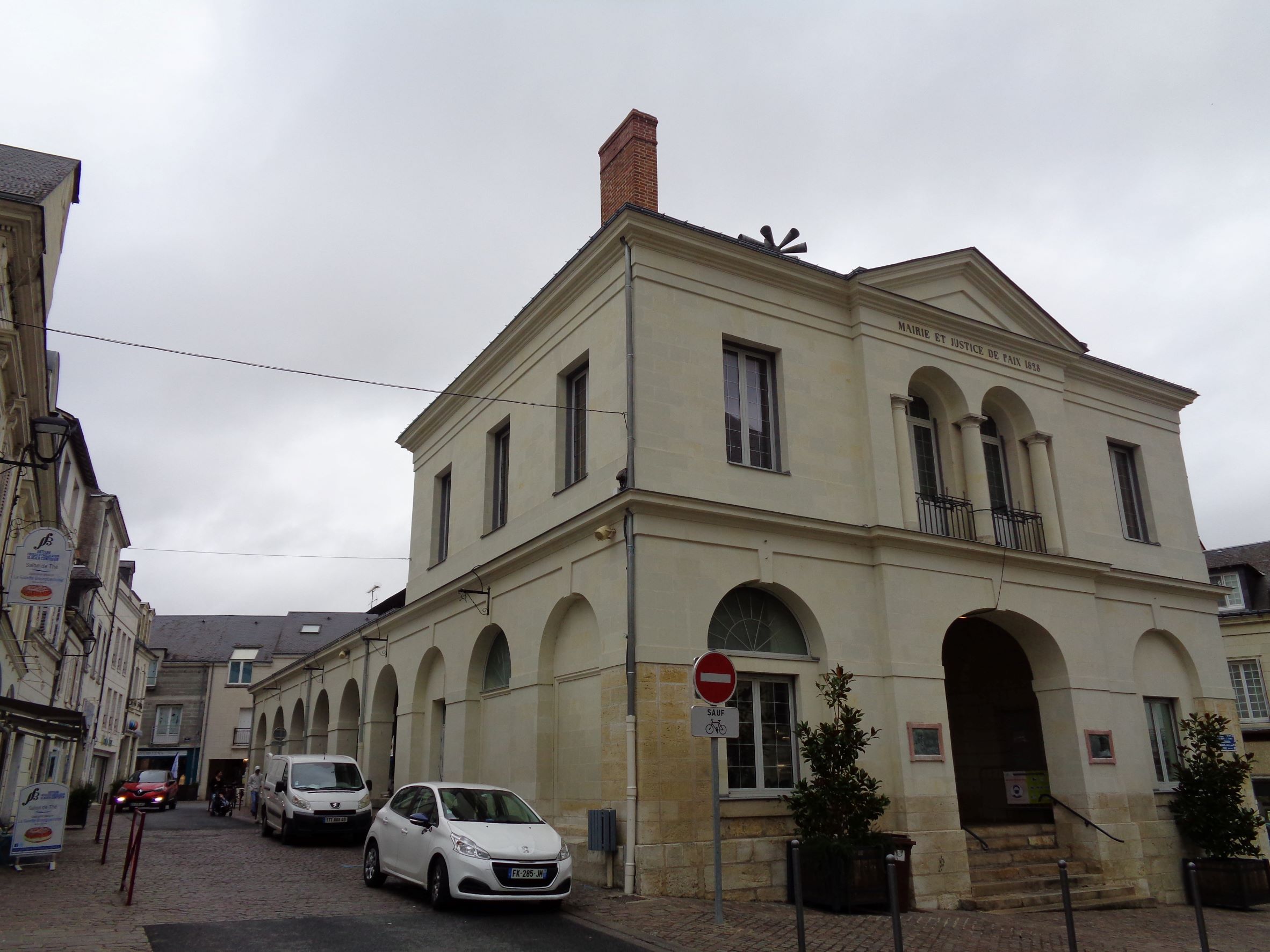 Bourgueil city hall and justice palace front side nov21