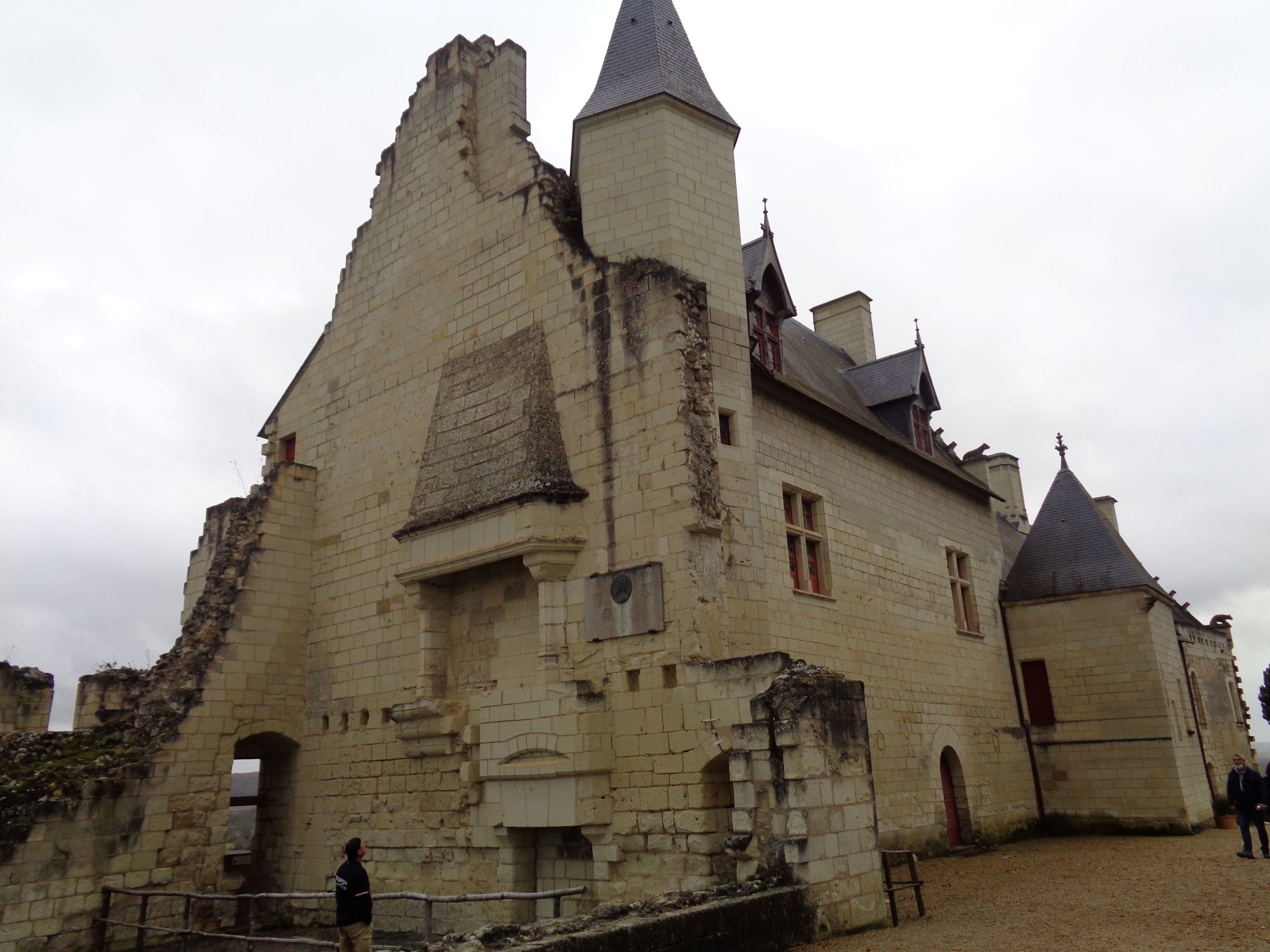 Chinon fortress logis royales nov21