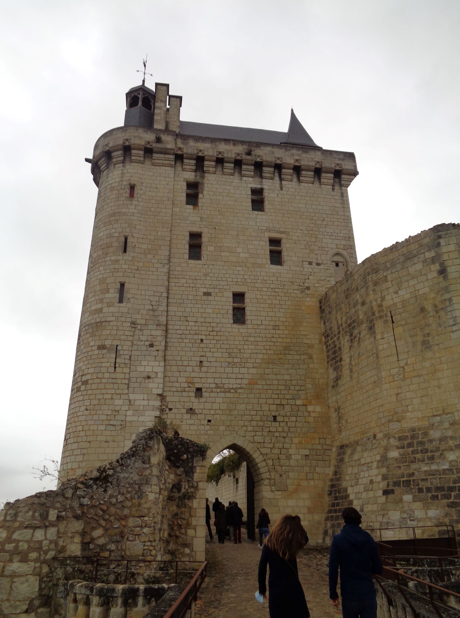 Chinon fortress tour entr nov21