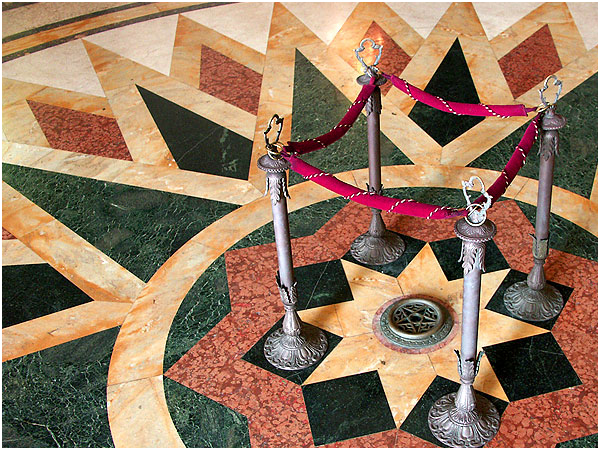 havana capitolio-middle-diamond-all-dist-in-cuba-measure