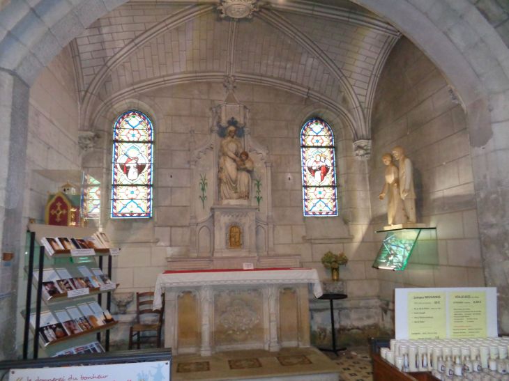 Ile Bouchard ch St Gilles chapel virgin et child nov21