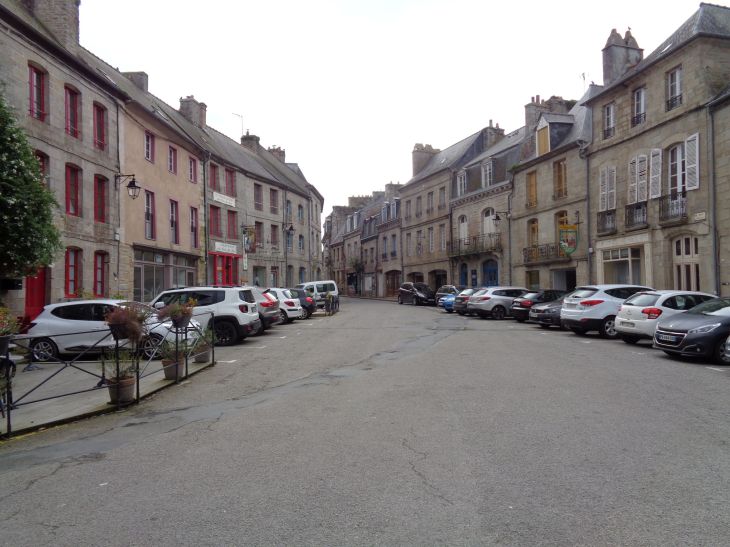 Moncontour pl de penthievre nov21