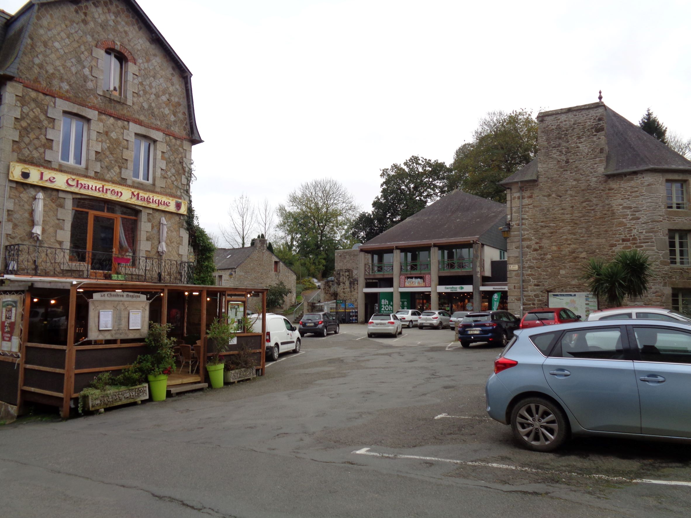 Moncontour pl du matray nov21