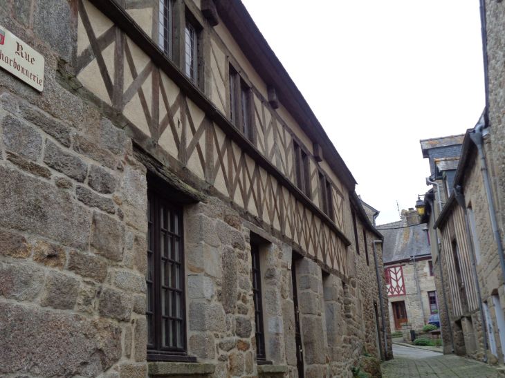 Moncontour rue charbonnerie nov21