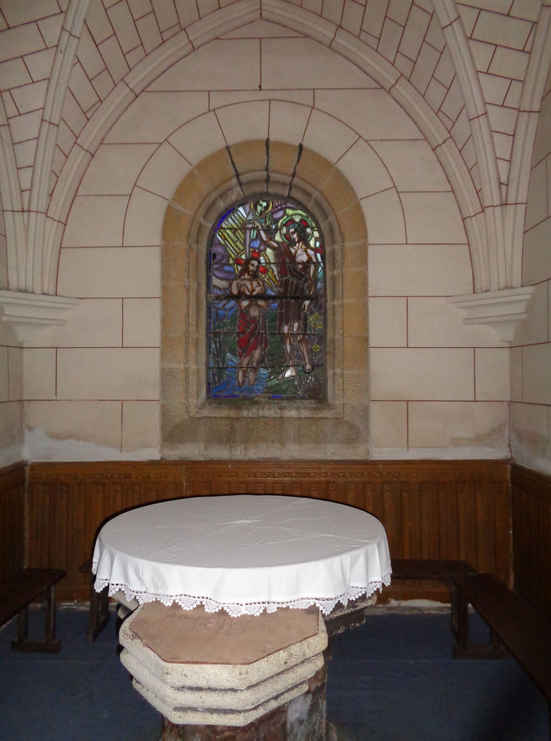 Neulliac ch Saint Pierre et Saint Paul baptismal chapel font nov21