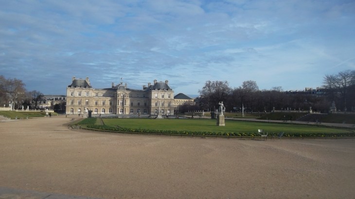 paris jar lux senat front feb14