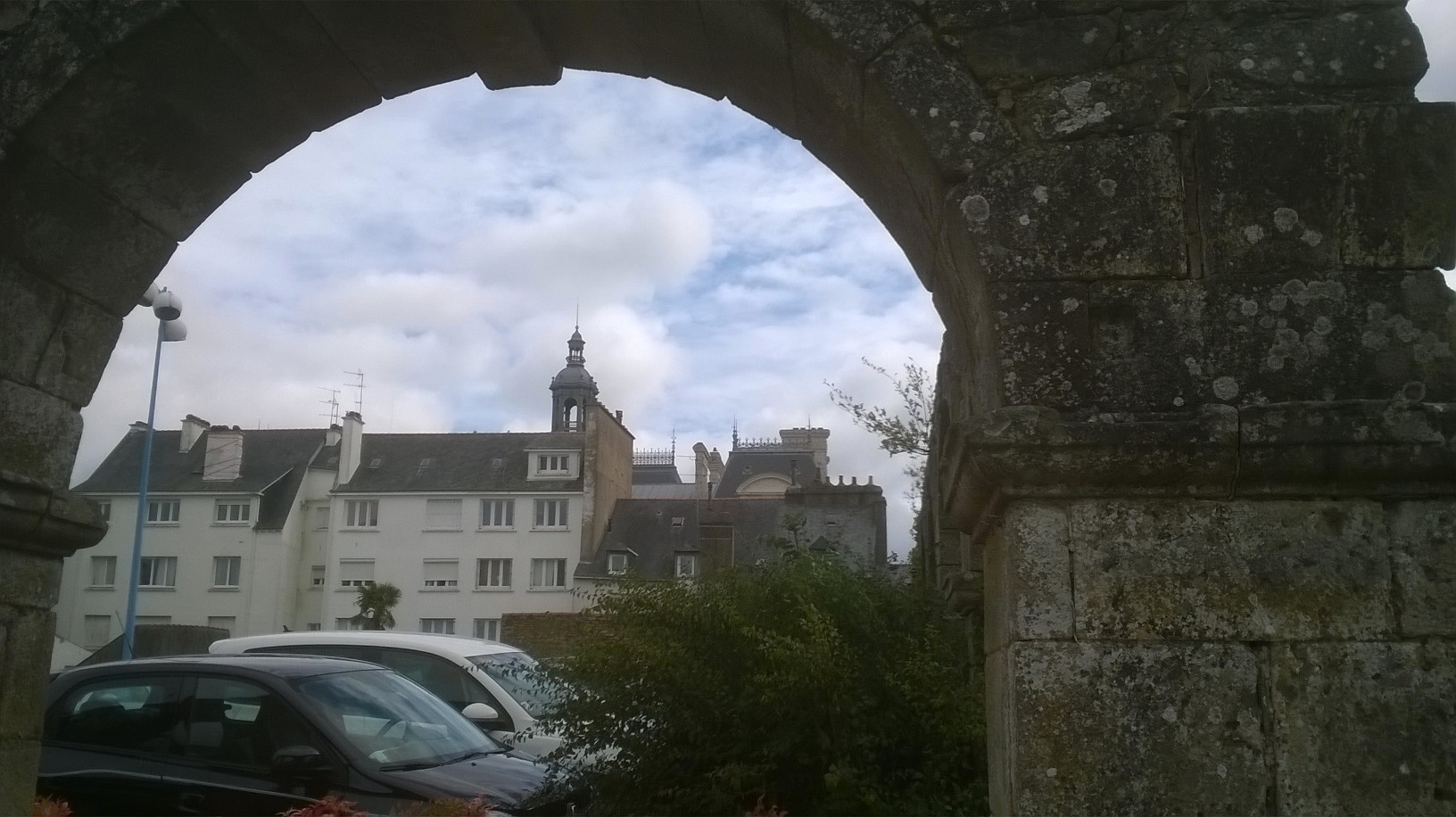 vannes-rue de la loi parking to coll-chapel-back-coll-jules-simon-sep16