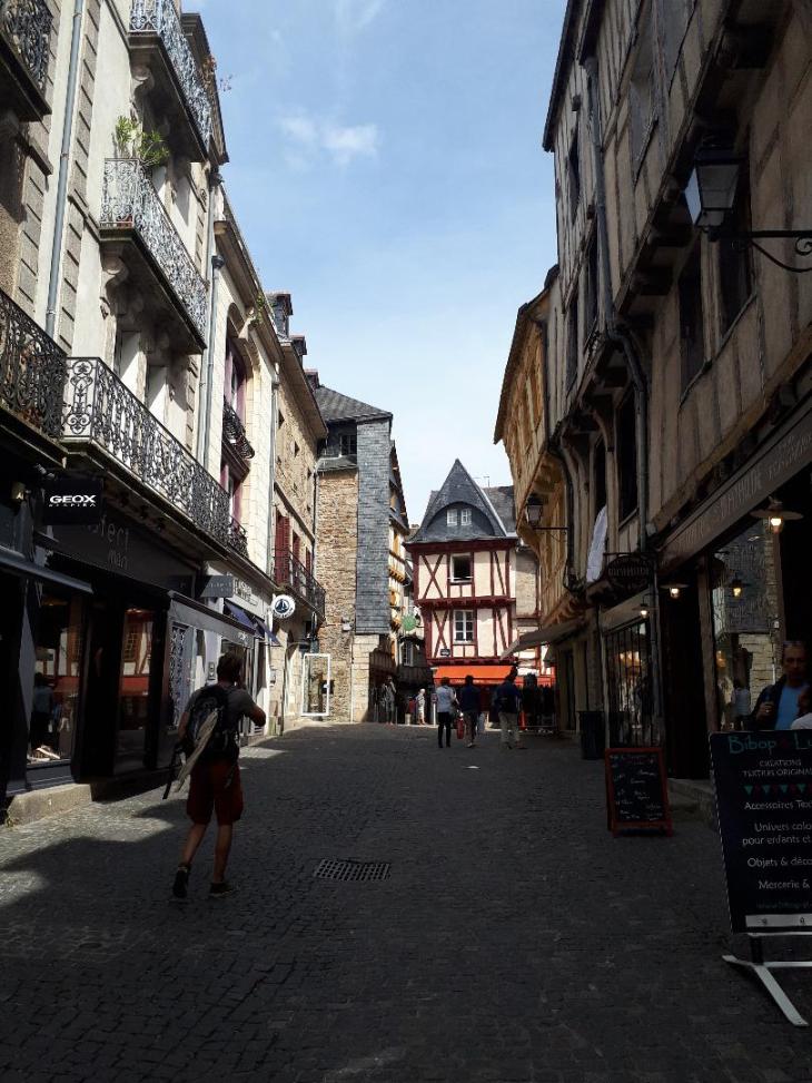 vannes rue Saint Salomon aug18