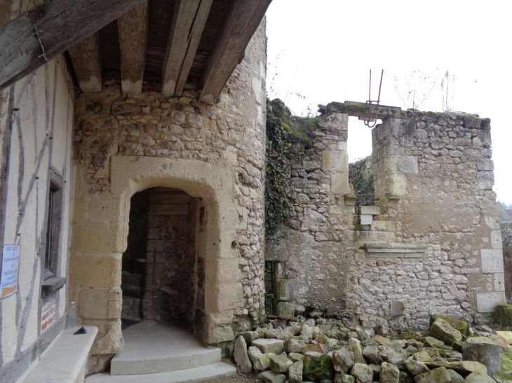 Chemery castle entr renov dec21