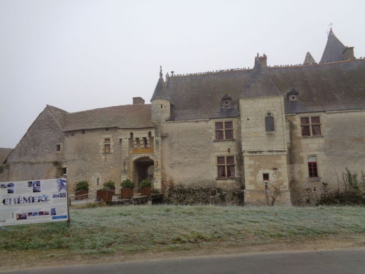 Chemery castle front dec21