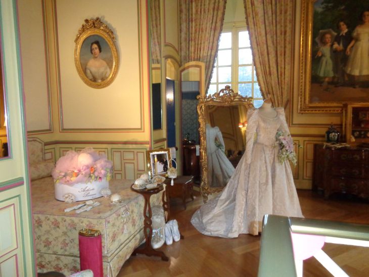 cheverny castle bride room dresses dec21