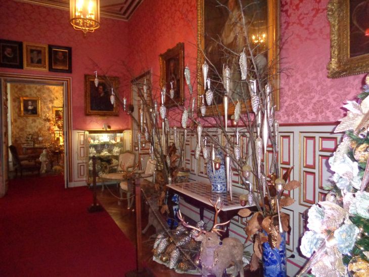 cheverny castle passageway dec21