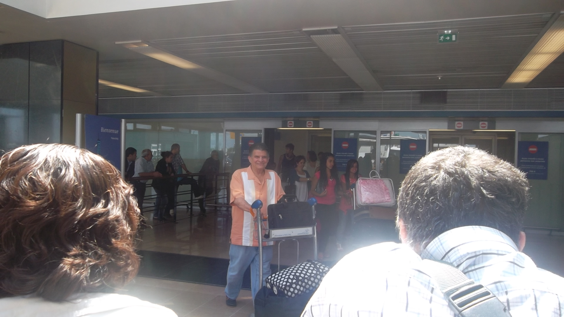 Orly airport pipo coming back visit mia 2010