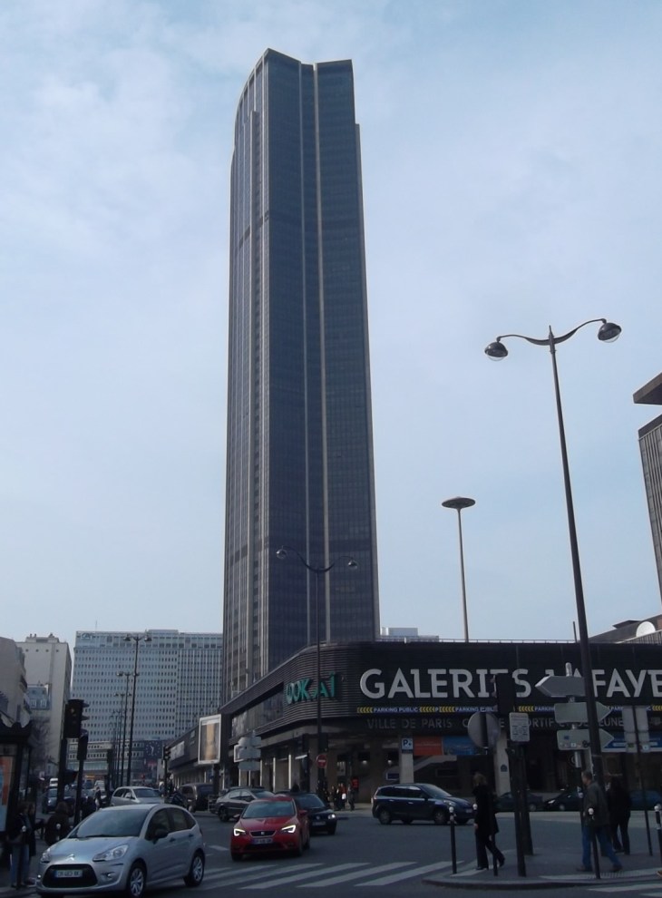 paris-rue du depart cc et tour-montparnasse-mar13