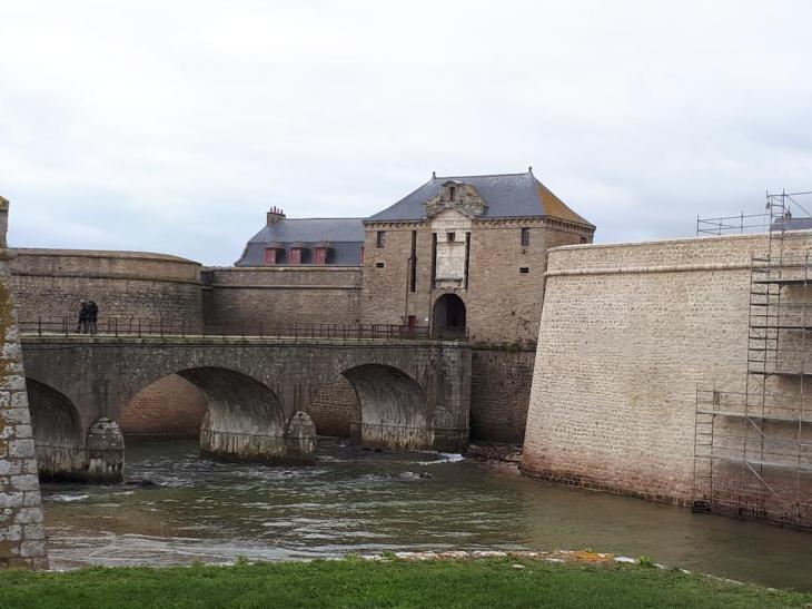 Port Louis citadelle bridge main entr nov21