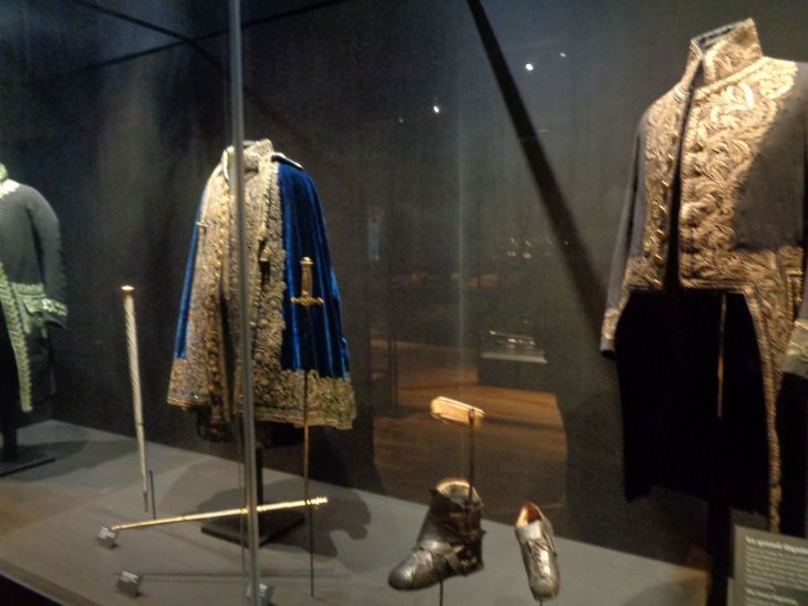 Valencay castle chambre tresor uniforms tayllerand dec21