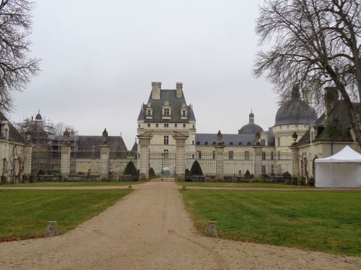 Valencay castle front dec21