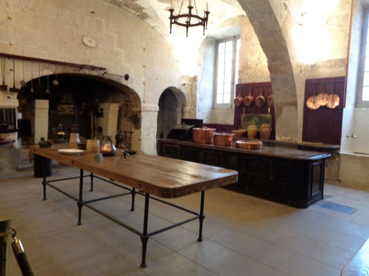 Valencay castle kitchen serving dec21