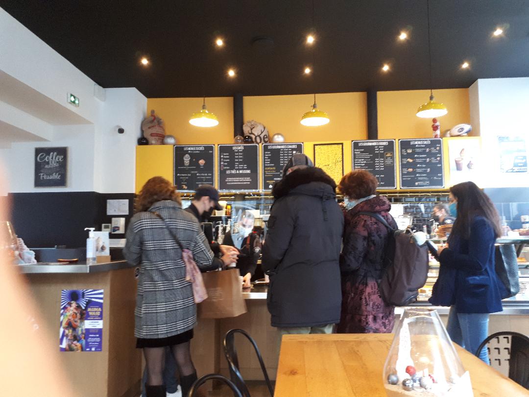 Vannes columbus cafe counter in dec21