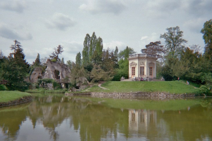 Versailles belvedere and grotte gardens hameau apr11