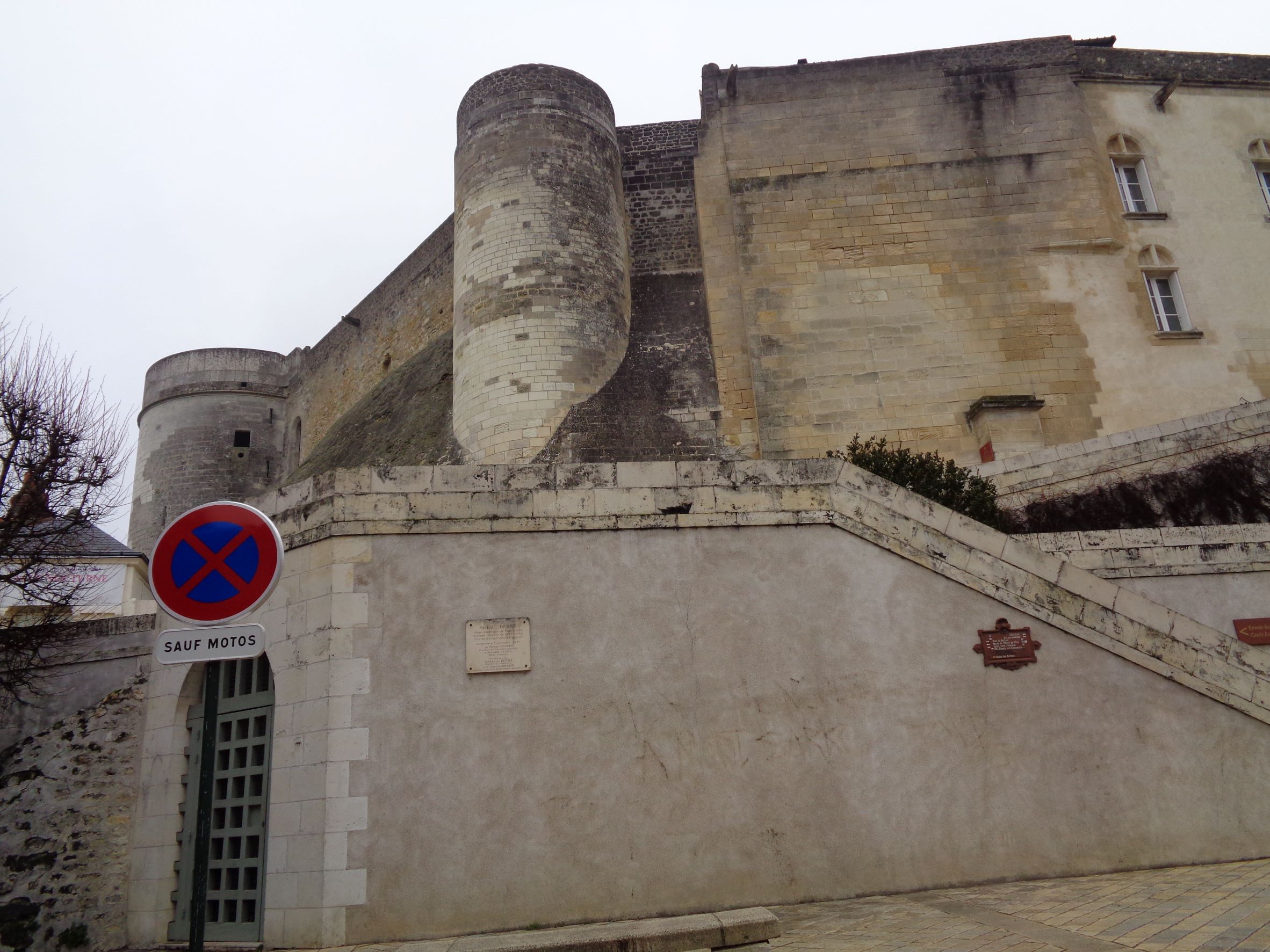 Amboise castle front side jan22
