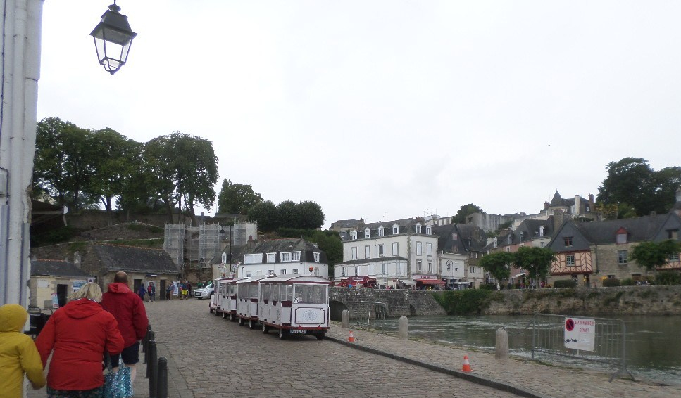 auray-st-goustan-petit-train-jul17