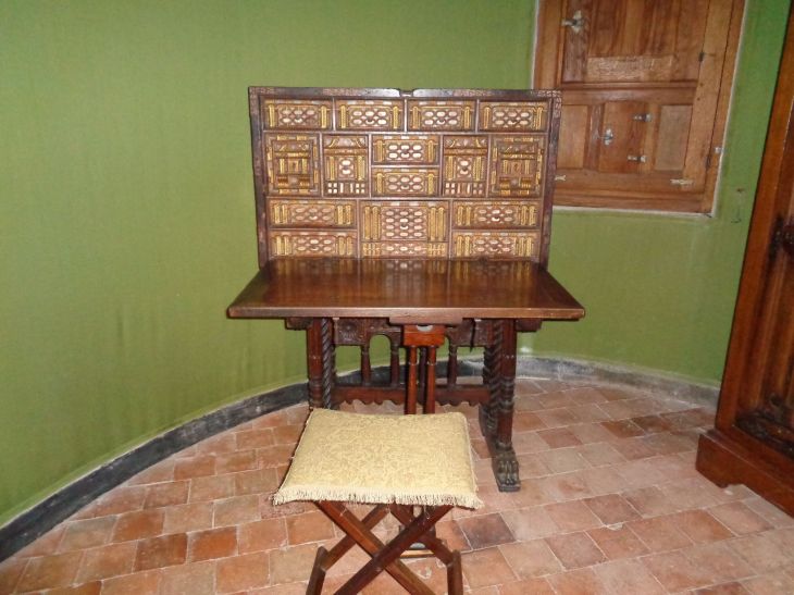 Azay le Rideau castle work room jan22